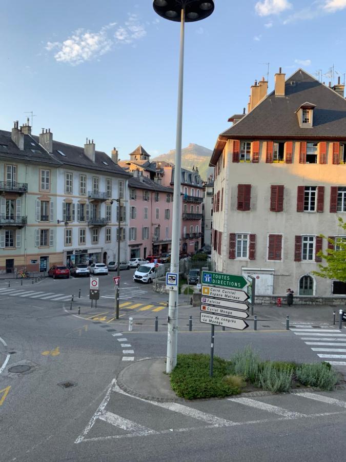 Charmes De Provence - Centre Historique Chambéry Exterior photo